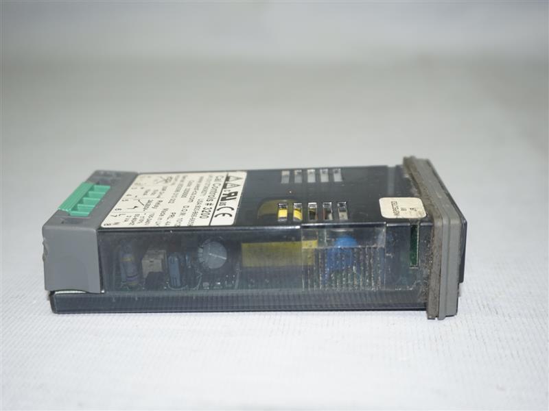 Cal Controls 3200 Temperature Controller 2A 250V 100-240V w/o Buttons AS IS