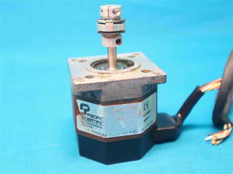 Pacific Scientific Powermax II M21NRFA-LNF-NS-02 Step Motor w/ Cut Cable