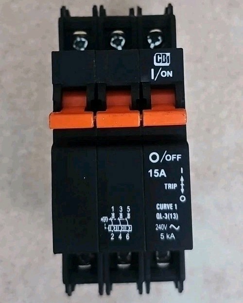 CBI QL-3(13)-DM-1-15A 2 POLE 15A CIRCUIT BREAKER Chipped