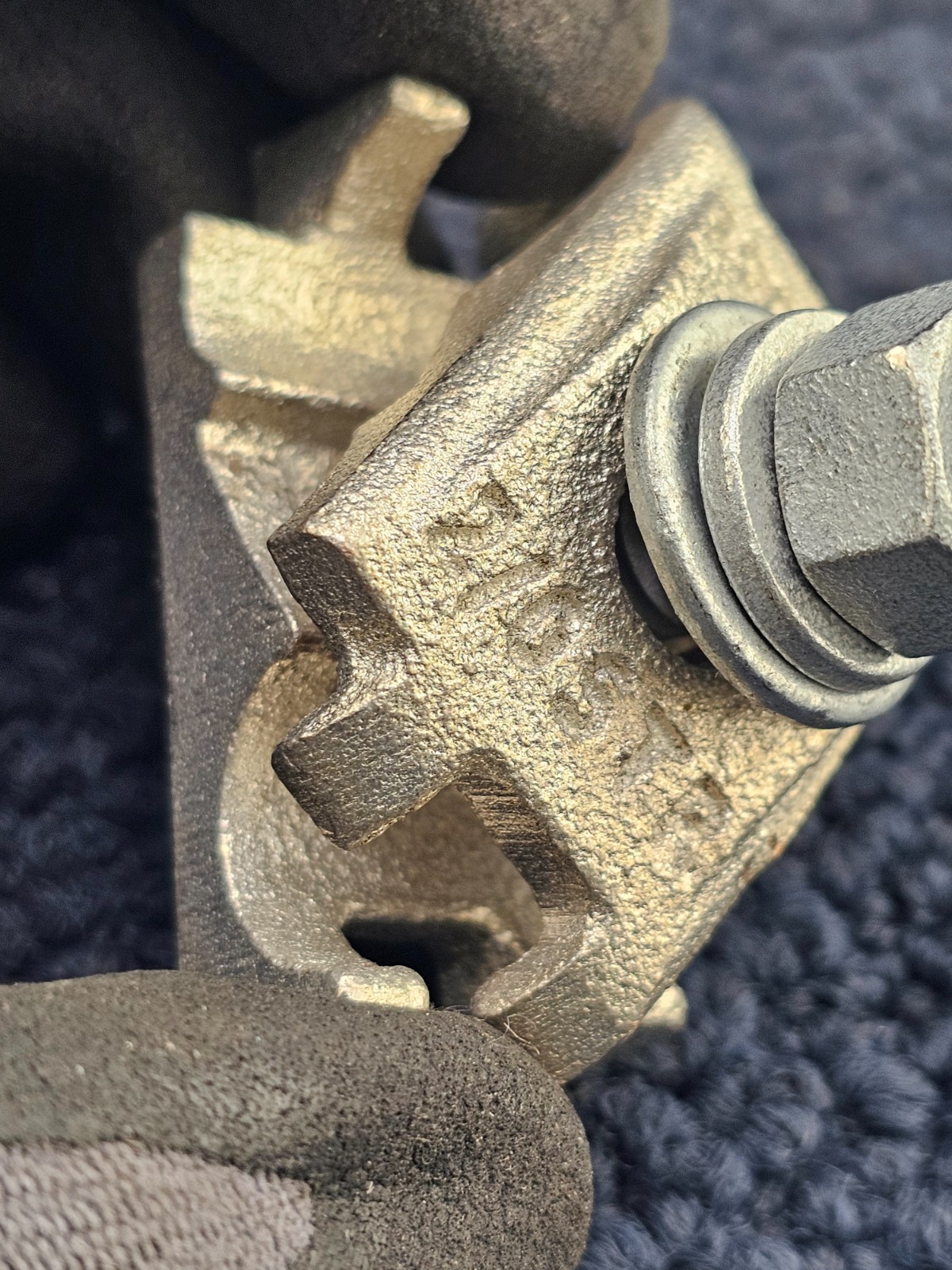 Burndy GC2929CT: 2/0 AWG to 250 KCMIL Str, Cable Tray Grounding Clamp