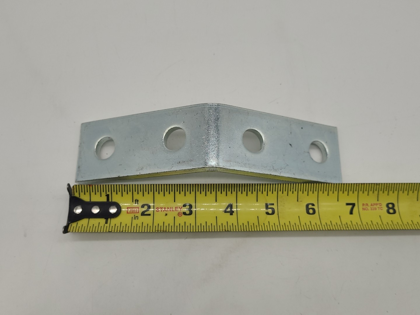 18 Pk EATON B-Line B248ZN Electroplated Zinc Open Angle 45° Angular Fitting