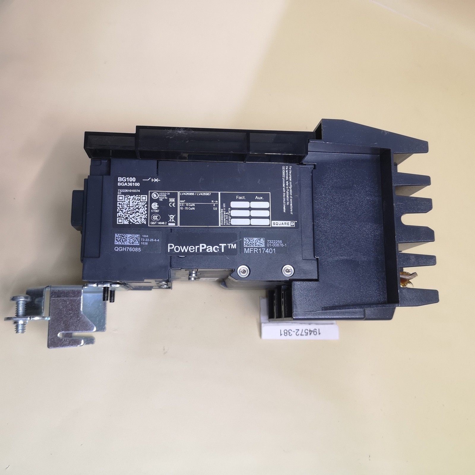 SQUARE D circuit breaker BGA36100 #381