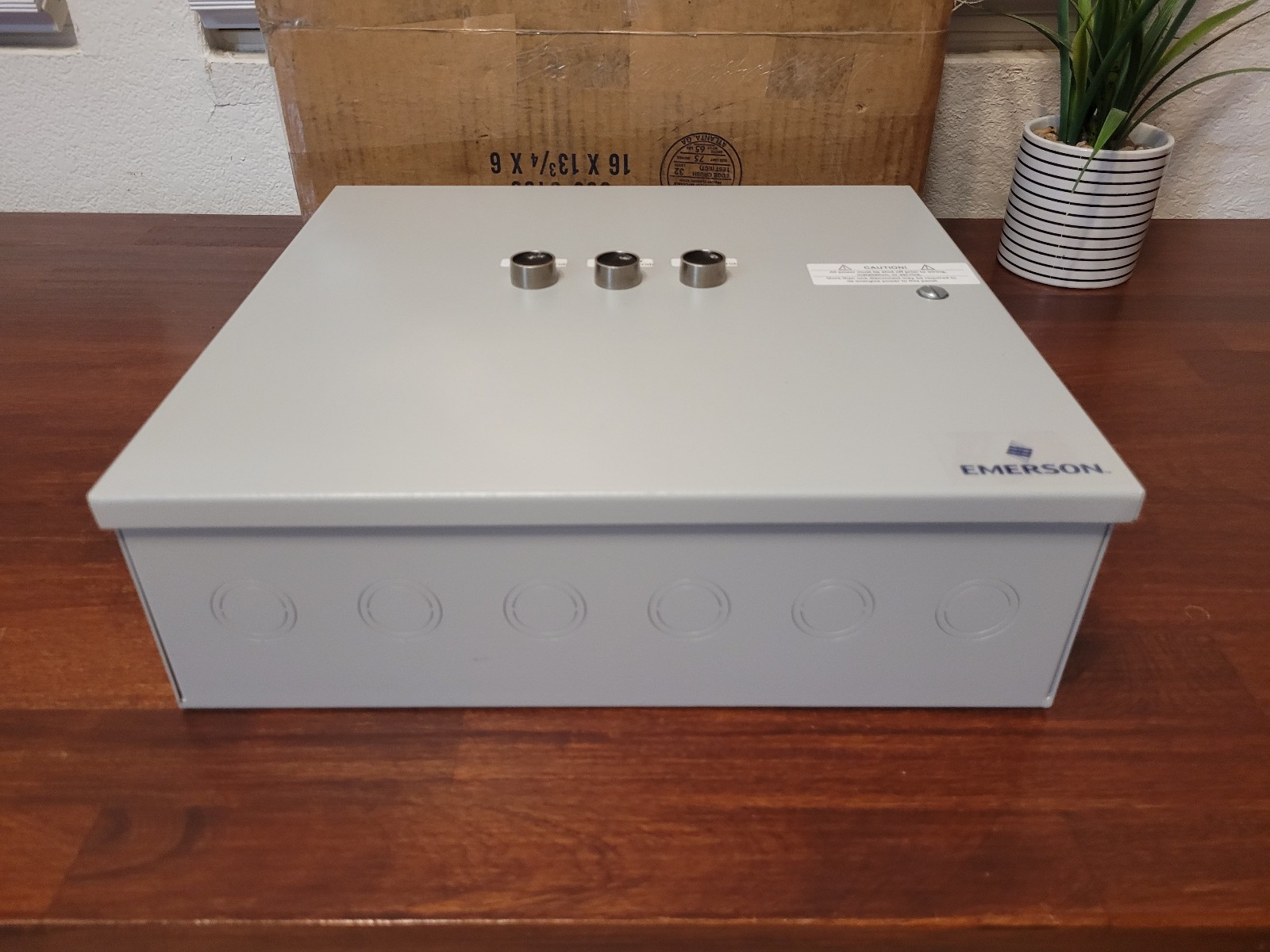 Emerson 851-4255 SP0941430 Lighting Control Panel Indoor Outdoor Sign