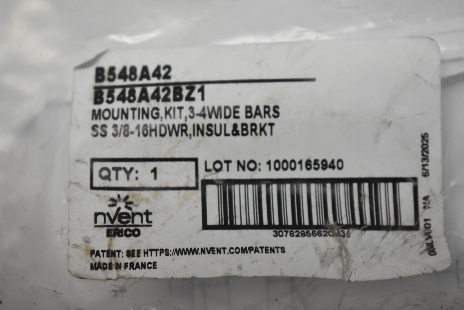 NVent ERICO B548A42BZ1 Mounting Kit 3-4 Wide Bars SS 3/8-16 Hardware Brkt
