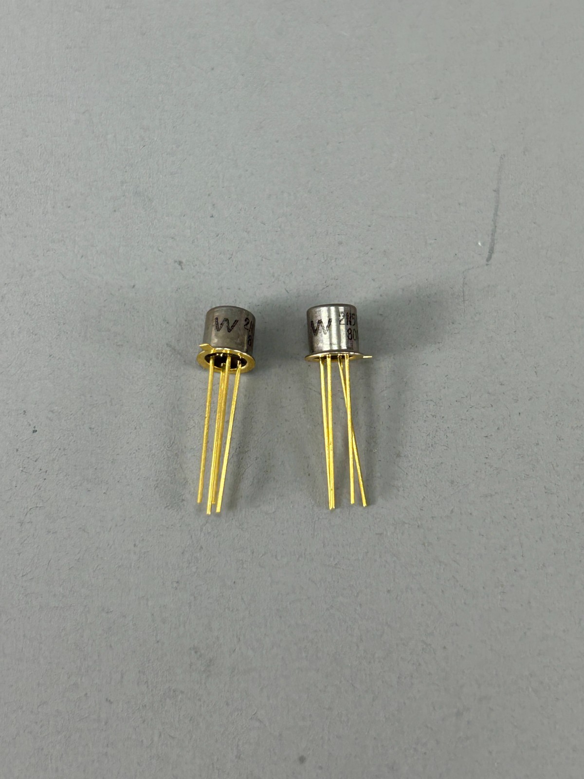 2N5179 NPN Silicon Bipolar Transistor 4 Gold Pins Leads Set of 2 New Old Stock
