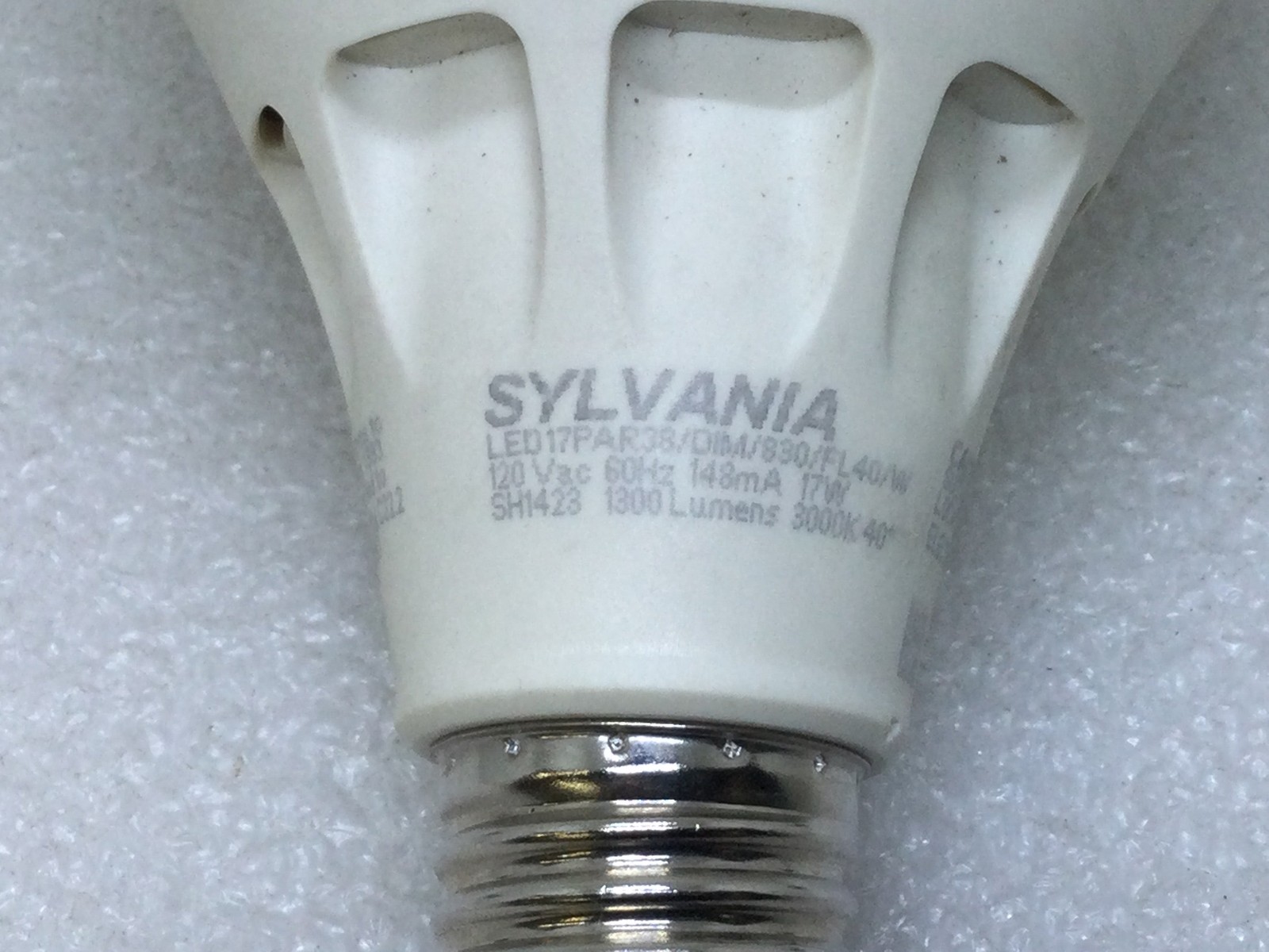 Sylvania 78460 LED17PAR38/PRO/840/NFL25/P3MTO Dimmable Flood Light 17W 120V