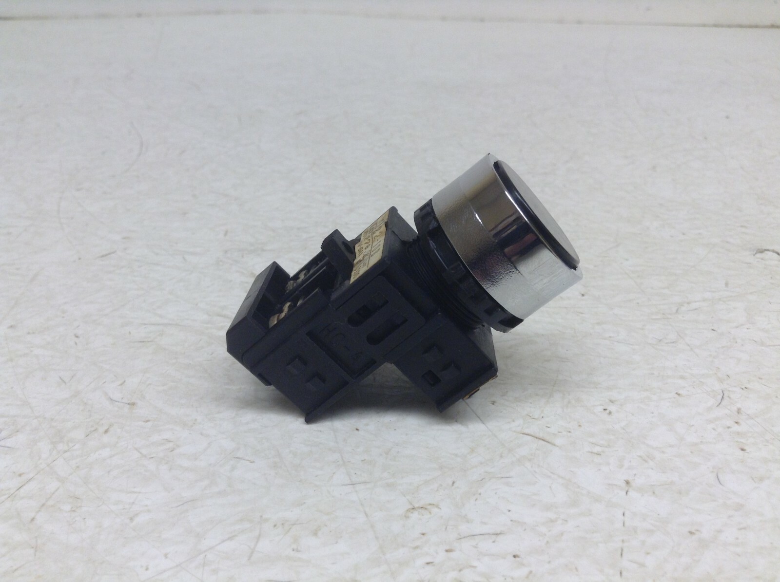 Maruyasu HP22-10B Black Push Button HP2210B (TSC)