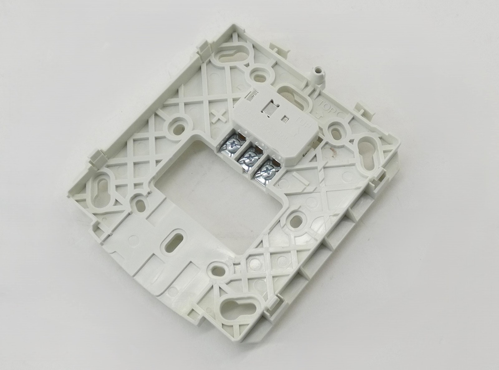 Cooper HSR 114468 Wheelock Exceder Fire Alarm Strobe Wall Mount 12/24VDC – NE…