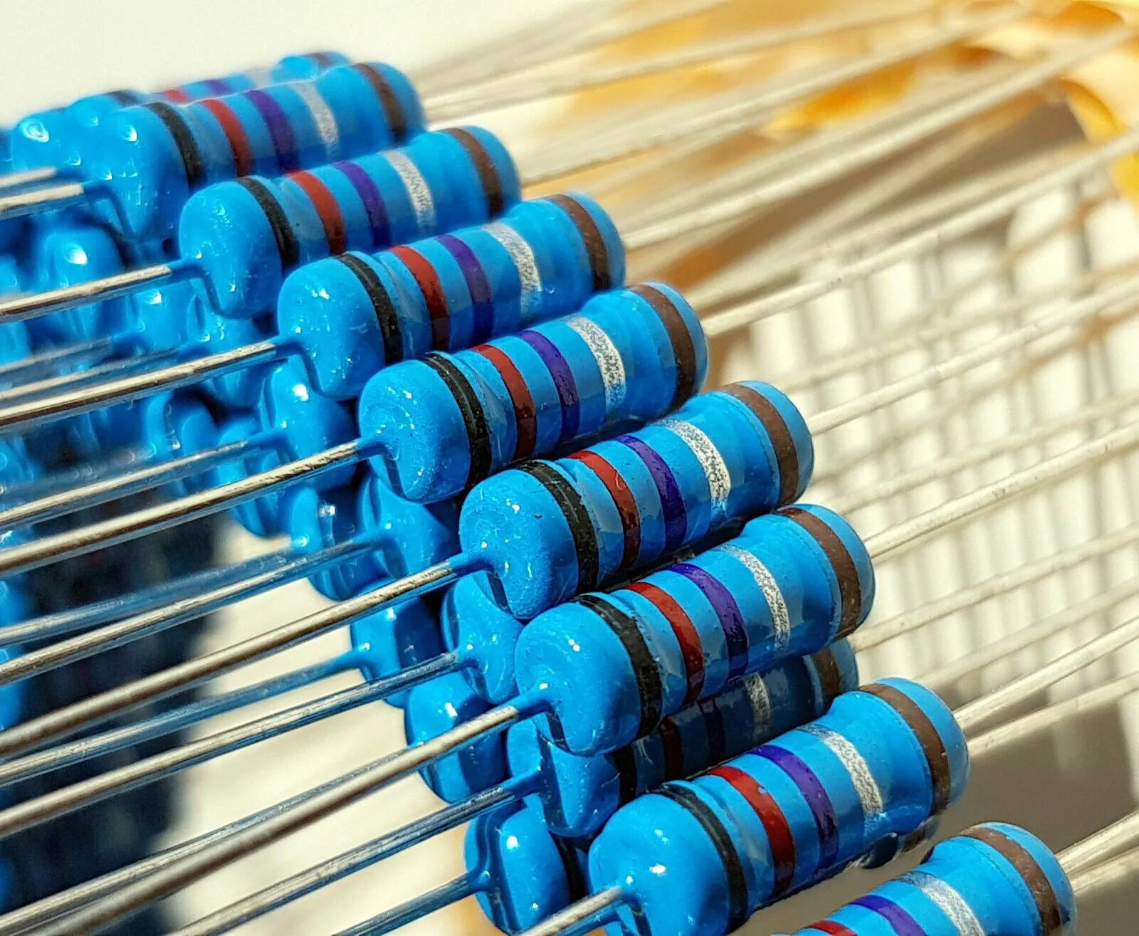 ‌1W 1% Metal Film Resistors 10PCS Full Range 0.1Ω-2.2MΩ E24 Kit for DIY‌