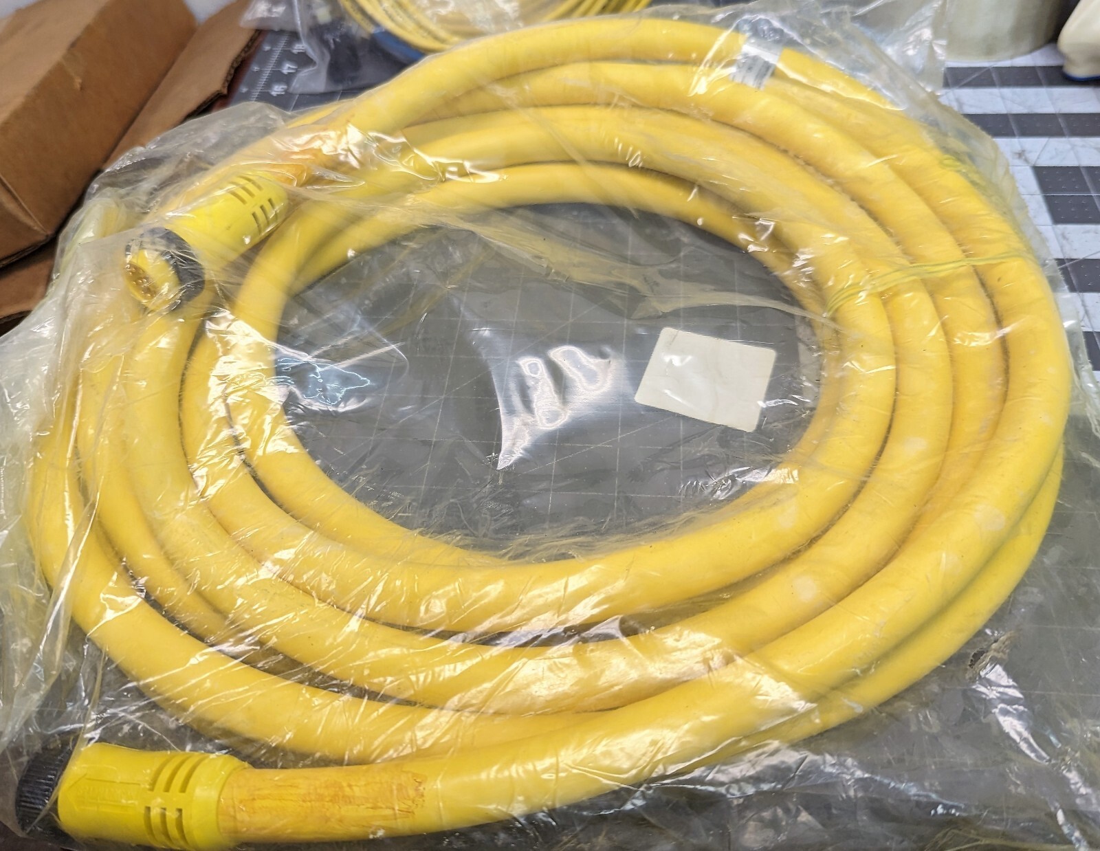 16/12-16 AWG 10 Conductor Portable Cord 600V SOOW 25 Foot [B9B2]