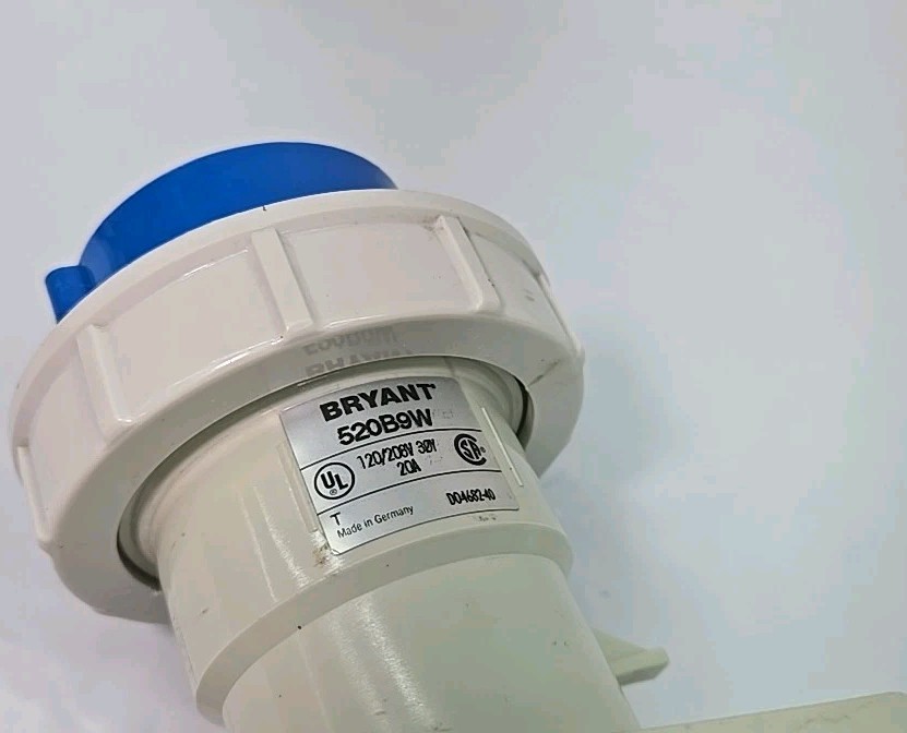 Bryant 520B9W Pin & Sleeve Male Flanged Inlet 120/208v 20A