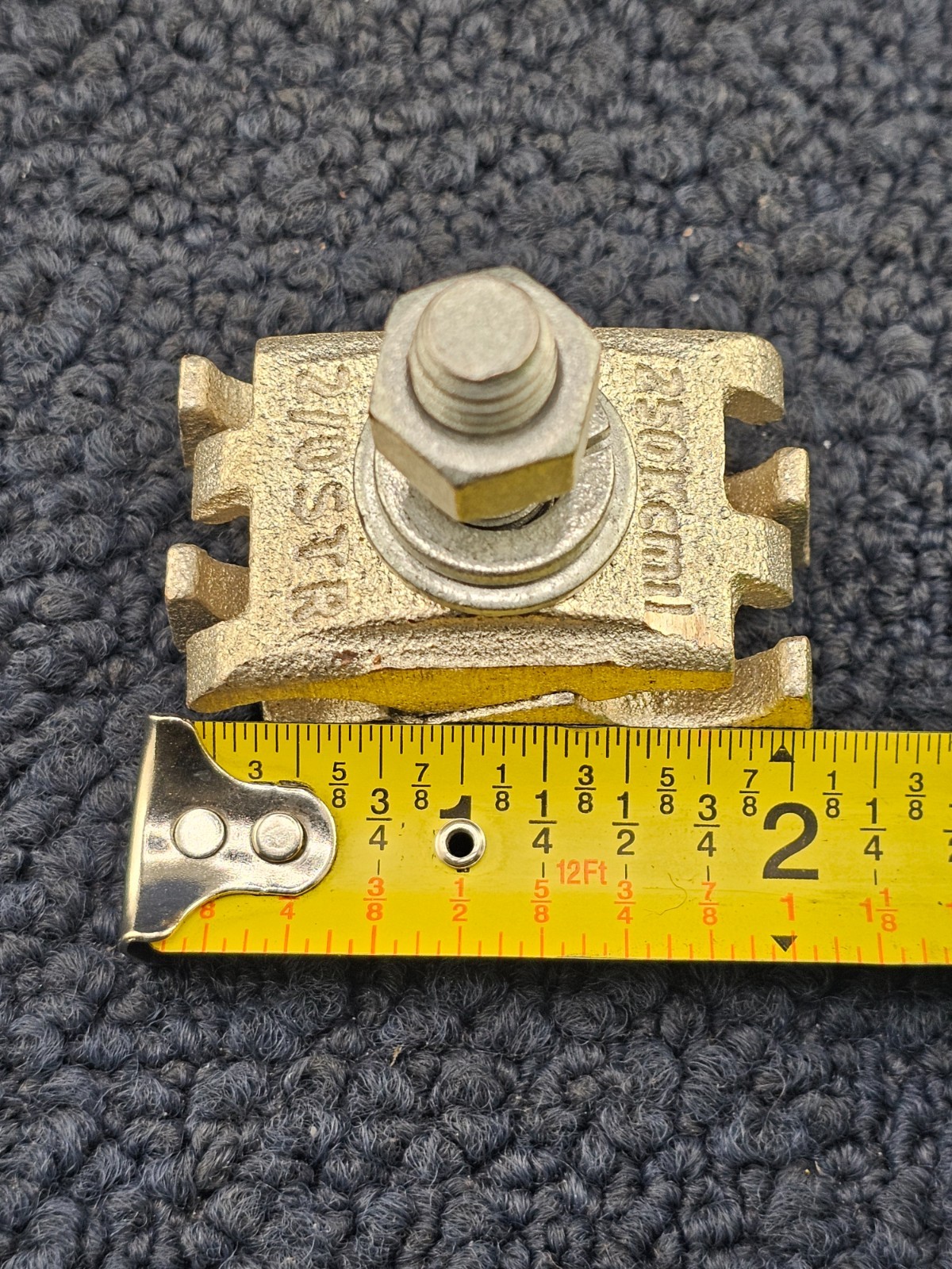 Burndy GC2929CT: 2/0 AWG to 250 KCMIL Str, Cable Tray Grounding Clamp