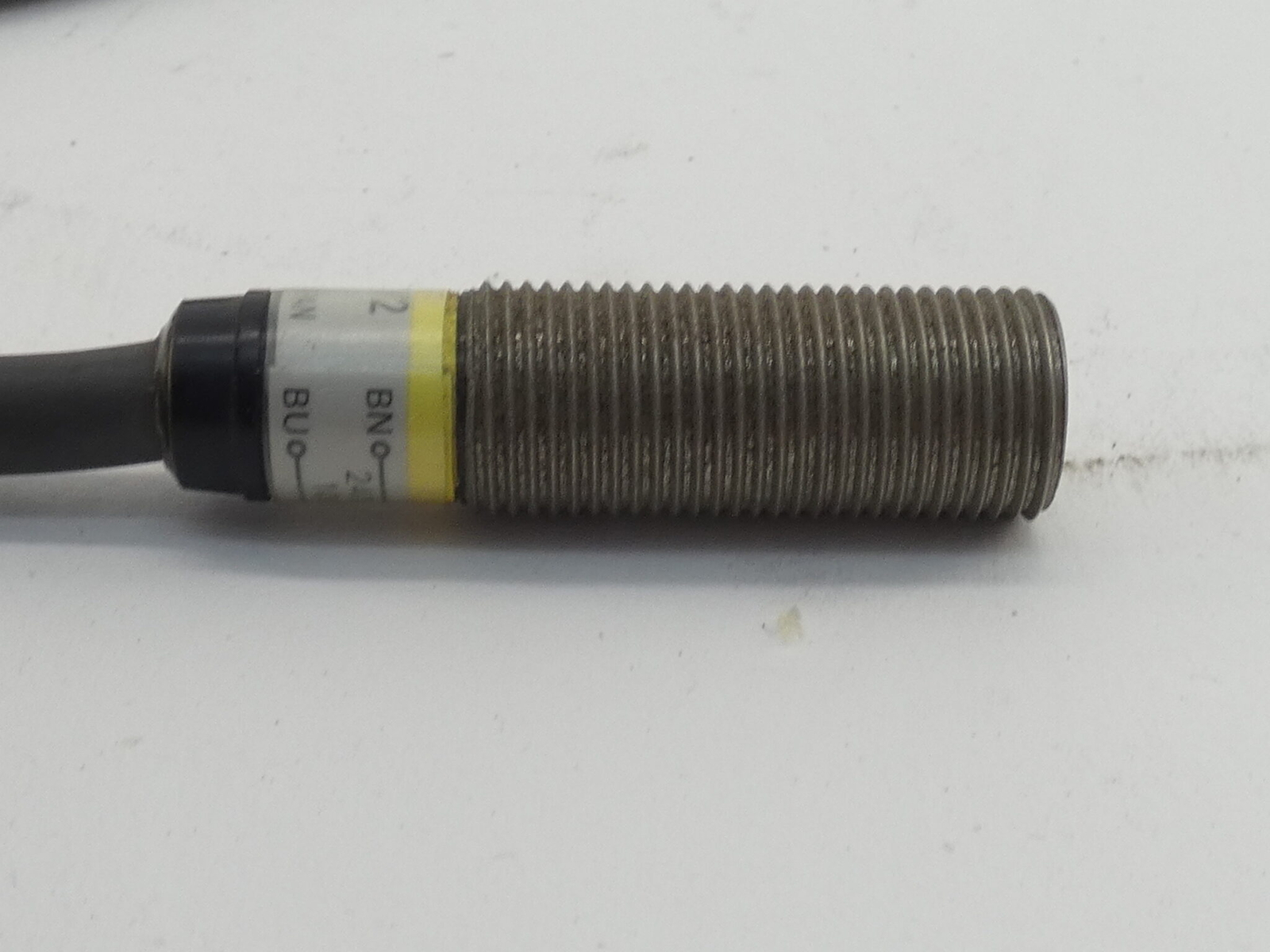 Omron E2E-X2Y2 6′ Inductive Proximity Sensor 240VAC 100mA – NEW Surplus!