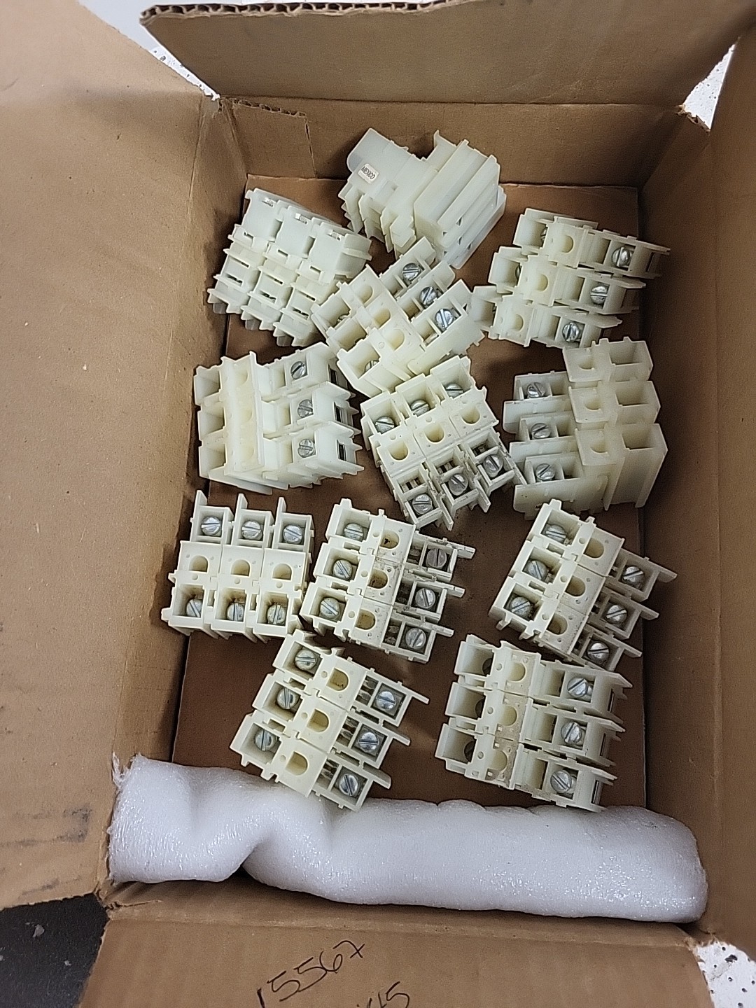 Bussmann PLU111-WH, 70A 600V 3-Circuit, Sectional, Terminal Block, 1 pc