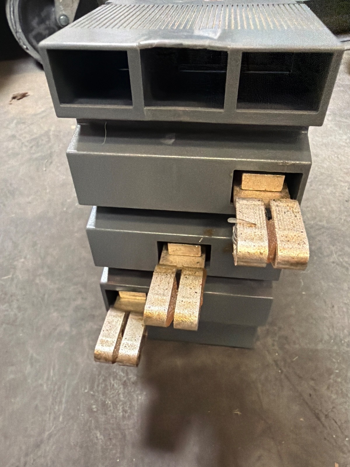 ABB ReliaGear Next Circuit Breaker 100A 3 Pole XT1NU3100AYD000XXX