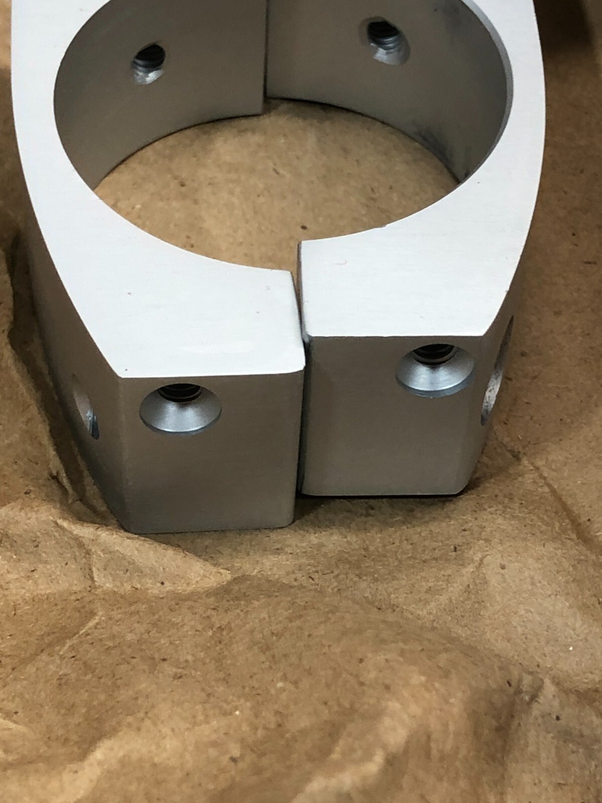 3 ERGOTRON 60-199-003 KIT, HDW, POLE CLAMP, SINGLE,696-565-01,ROHS, 192040