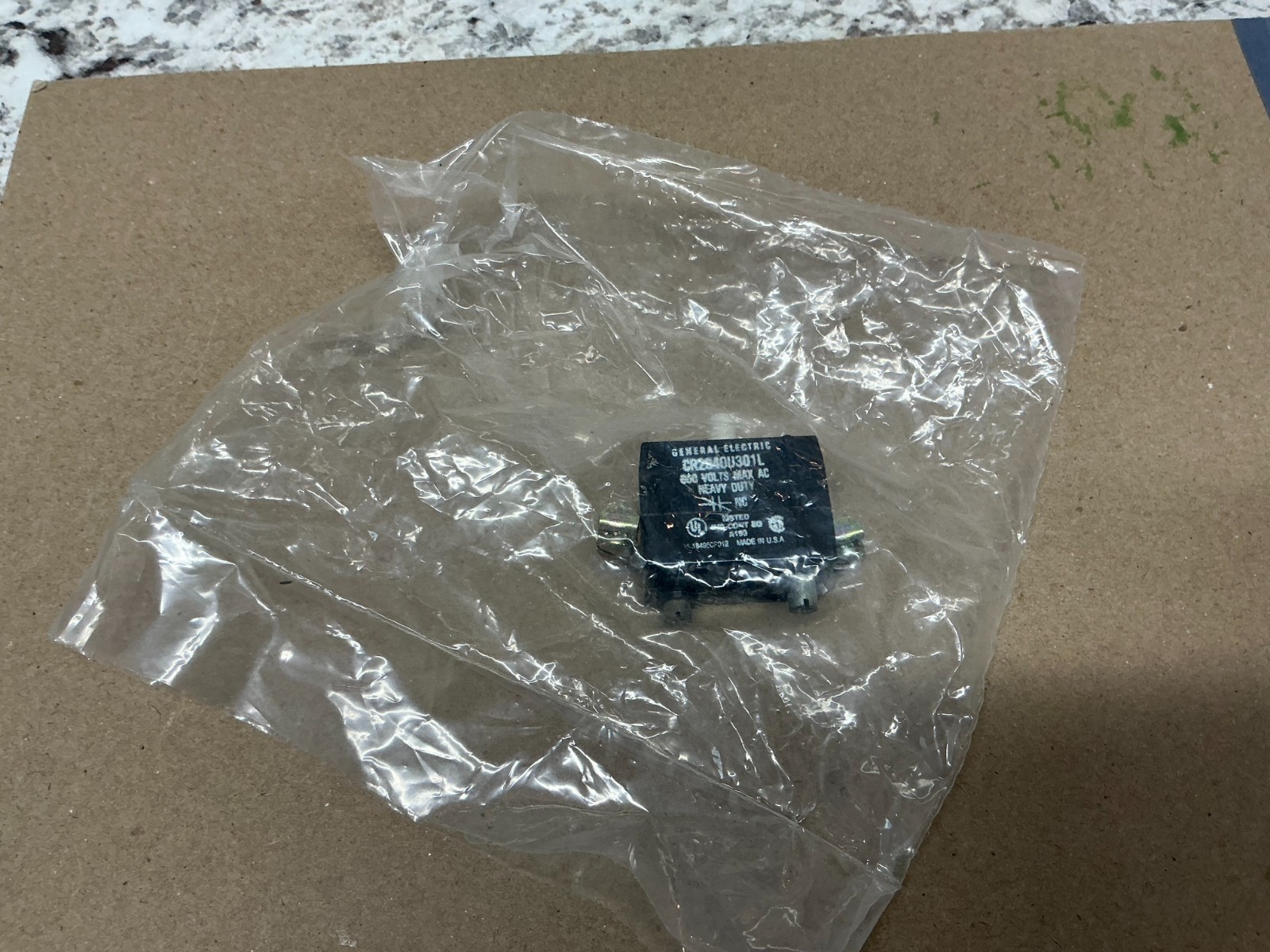 *FREE SHIPPING* GENERAL ELECTRIC CR2940U301L CONTACT BLOCK