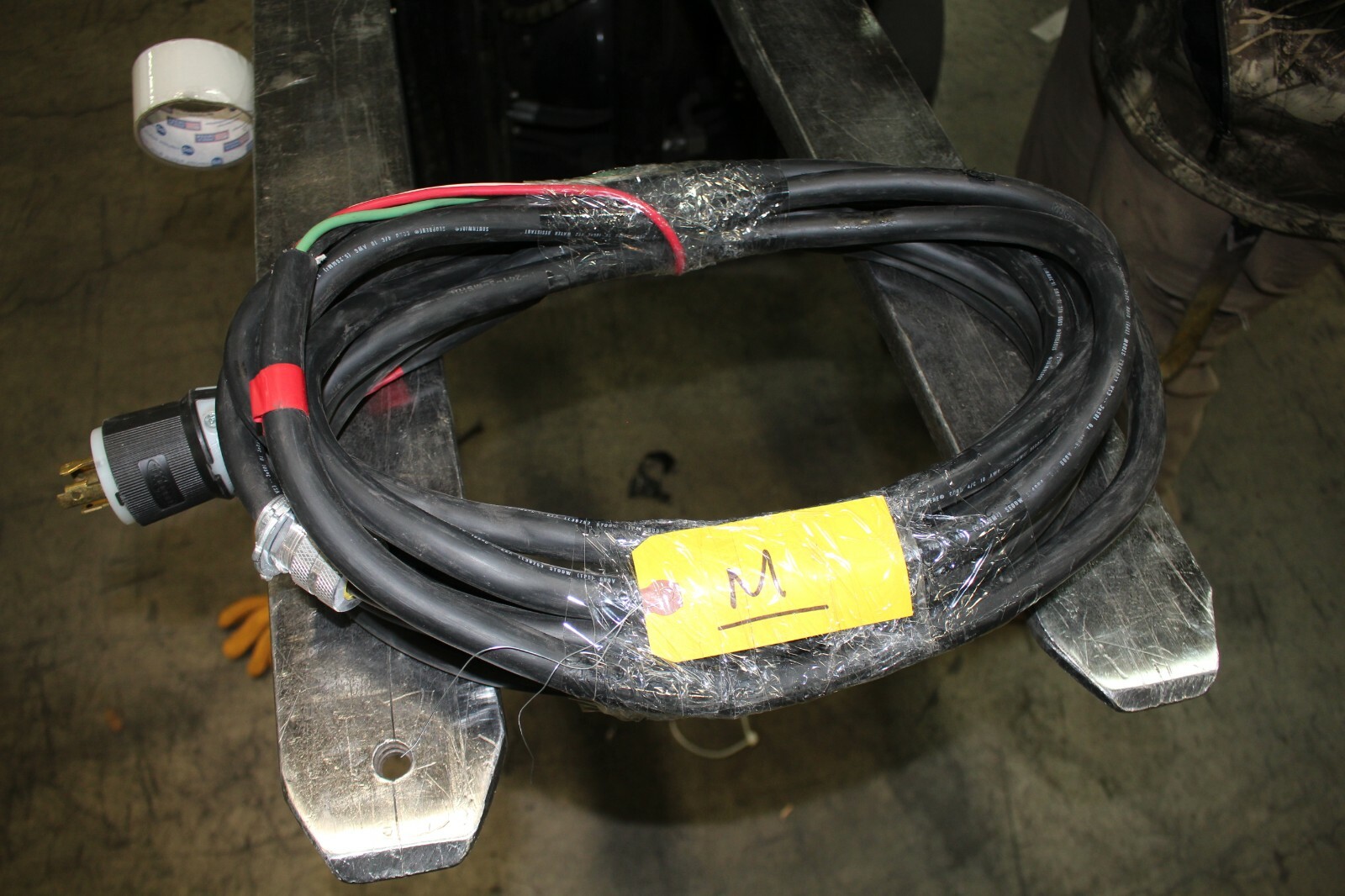 Southwire 10AWG 4/C SEOOW P-241-3-MSHA Power Cable 25 Feet W/ 1 Hubbel Plug