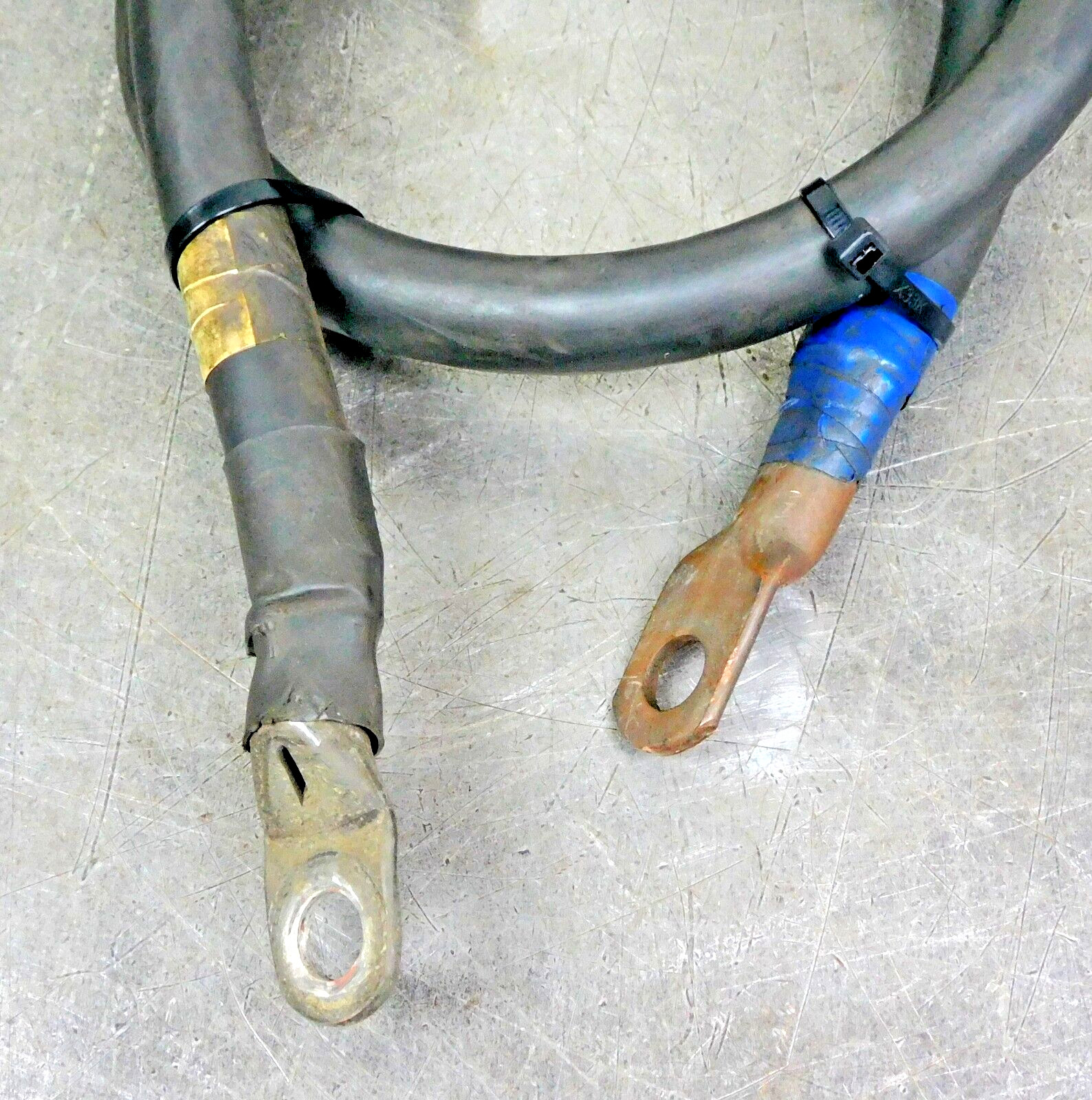 Miller Electric Essex 4/0 Welding Cable 600V 105° C 40″ Length