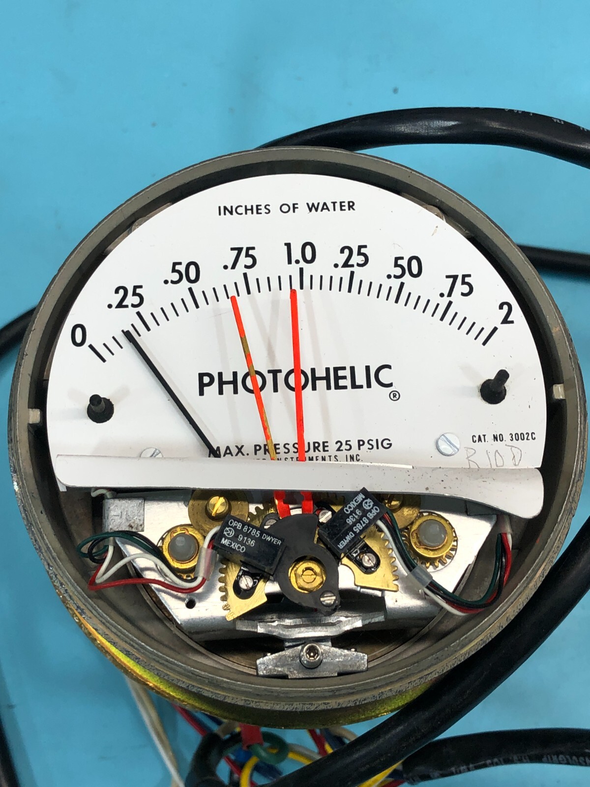 DWYER 3002C Series 3000, Photohelic, Pressure Switch/Gage., 184266