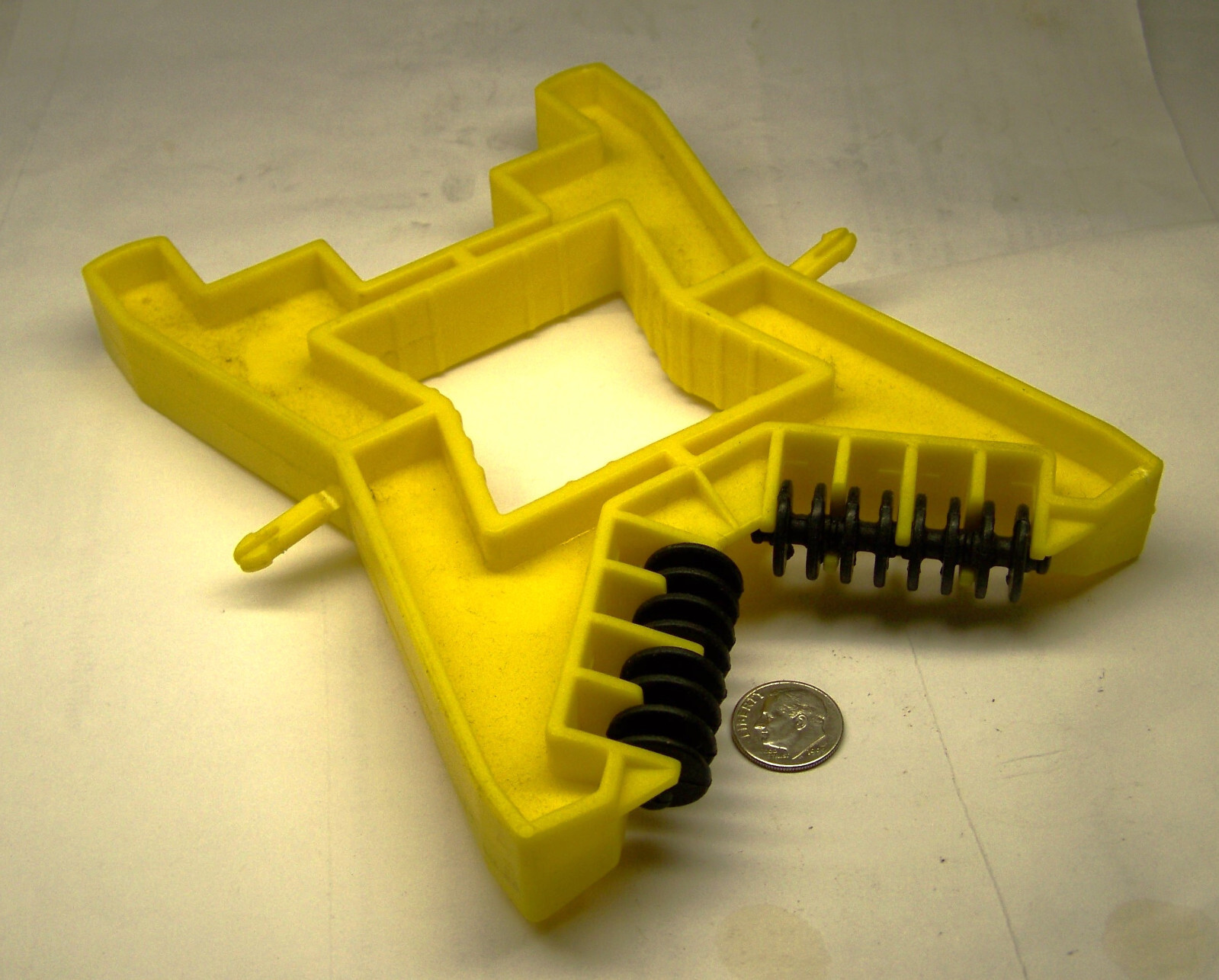 ROLLER GUIDE BRACE BRACKET YELLOW PLASTIC 6-1/2″ H 4-13/16 W 3/4″ T 1-5/8″WROL