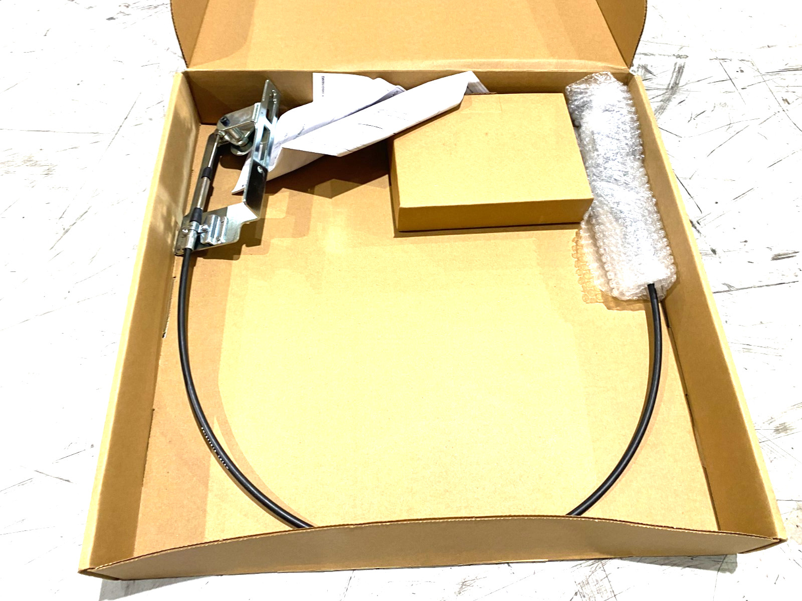 Allen Bradley 140G-G-FCX04 Ser. A Flex Cable Operator for Circuit Breaker 4ft