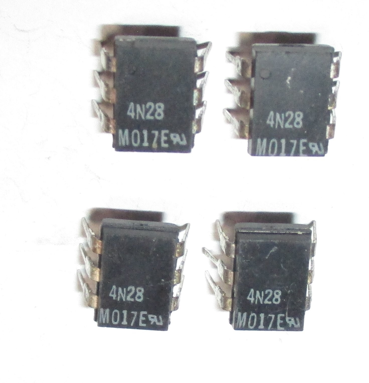 4 Unbranded 4N28 Opto Isolator Transistor Output IC Dip-6 NOS