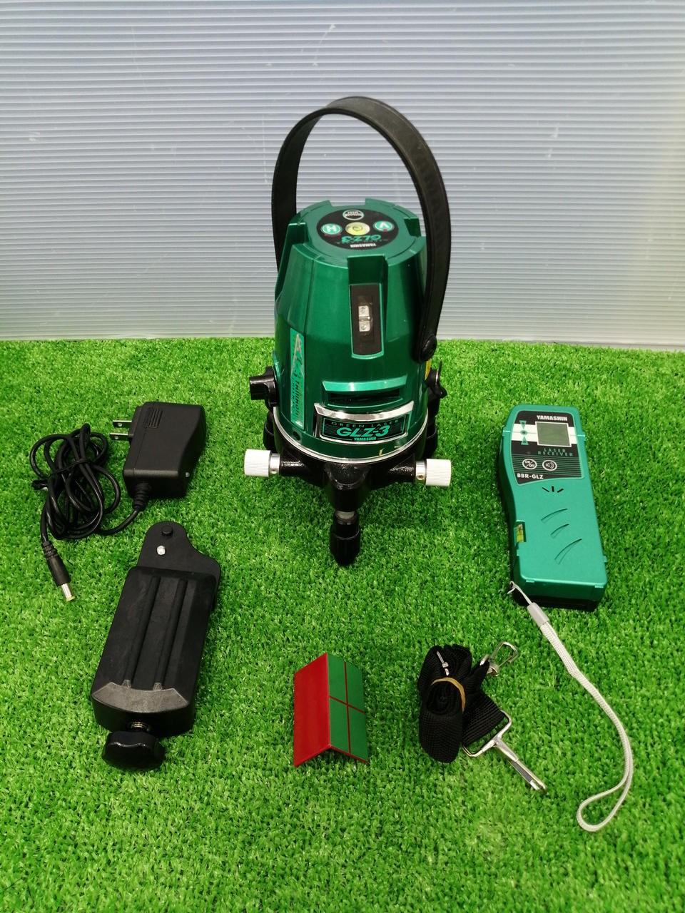 YAMASHIN GLZ-3 Laser Marker Green Laser Level with Receiver & Mount