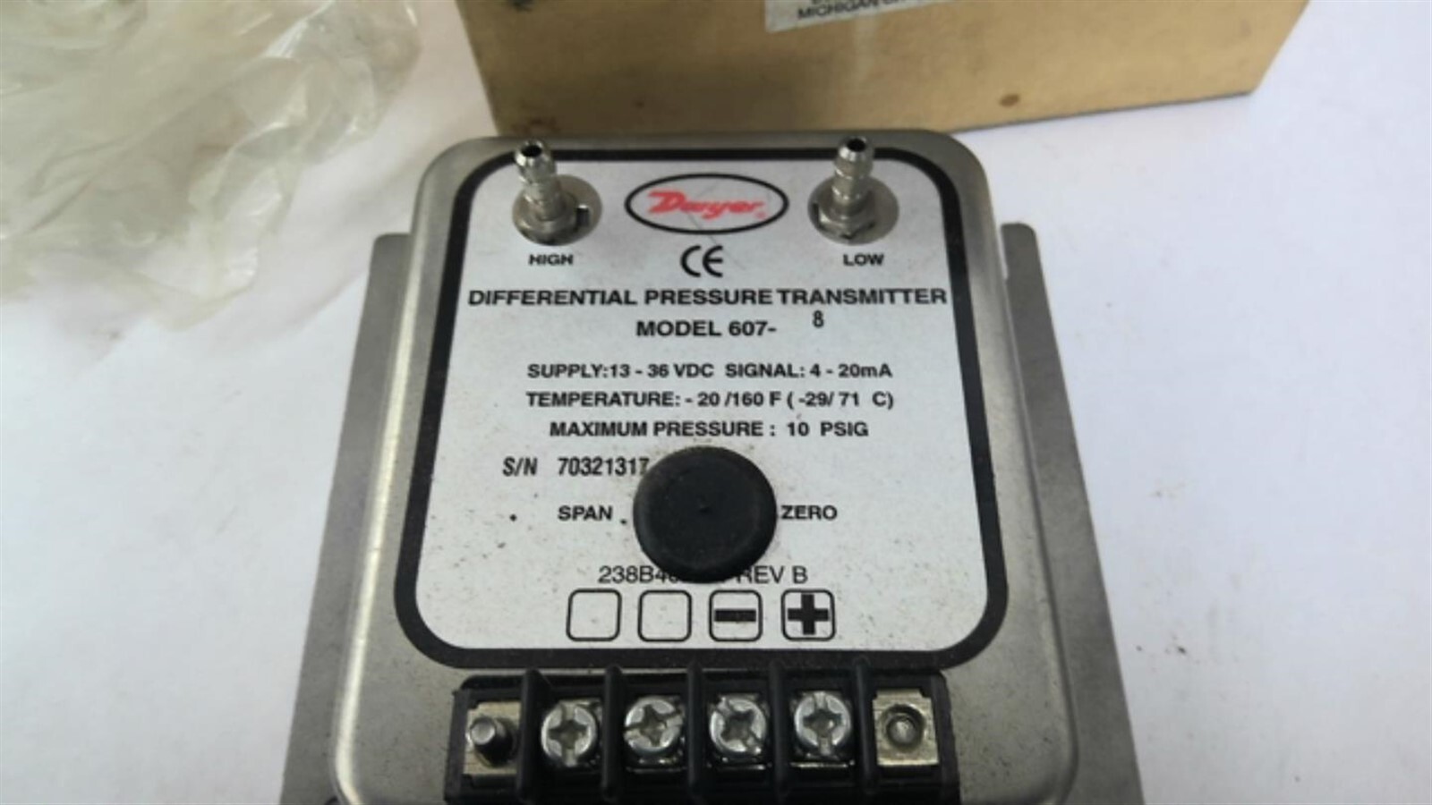 Dwyer 607-8 Differential Pressure Transmitter