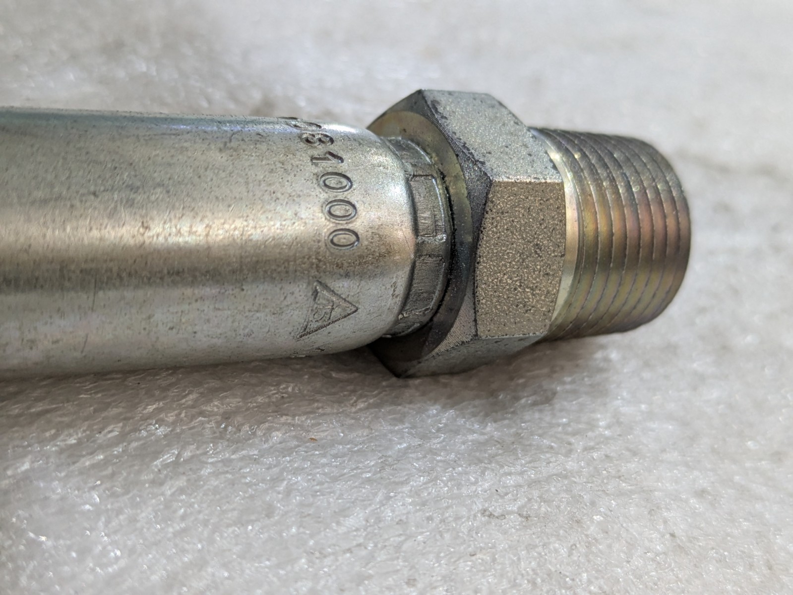AEROQUIP 90306-081000-0 FITTING