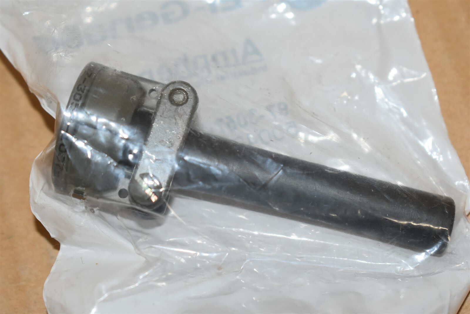 Amphenol Circular Connector 97-3057-1007-1 New in Factory Packaging