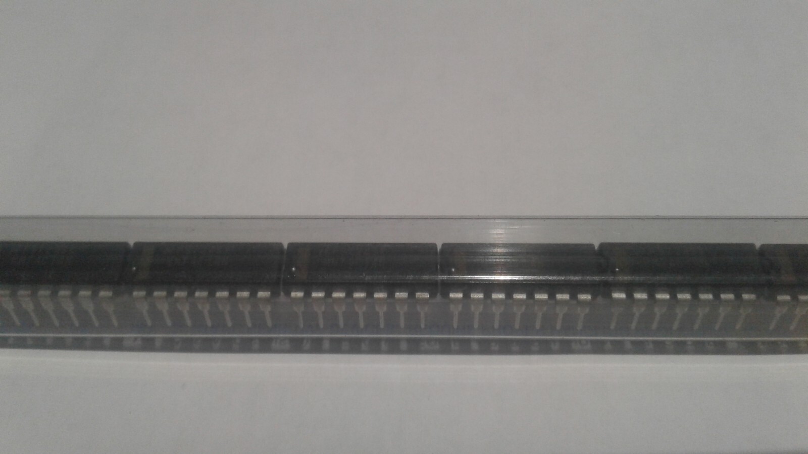 ( 25 pcs ) MM74C14N , NATIONAL , IC INVERT SCHMITT 6CH 1-IN 14DIP