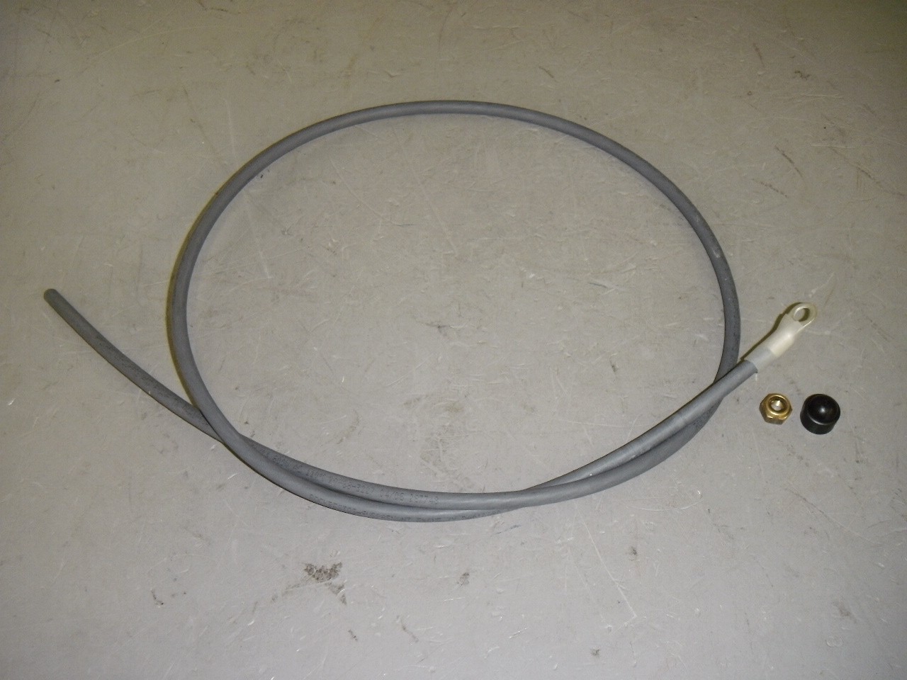 Exane 6 AWG Copper Stranded 16/24 x 4′ Gray Power Cable 5/16″ Ring Terminal