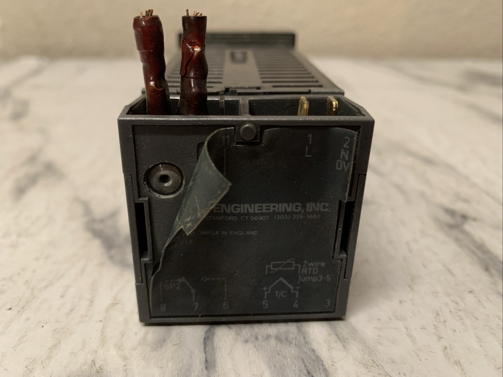 Omega Engineering, inc. CN9111 Temperature Controller CN9000A