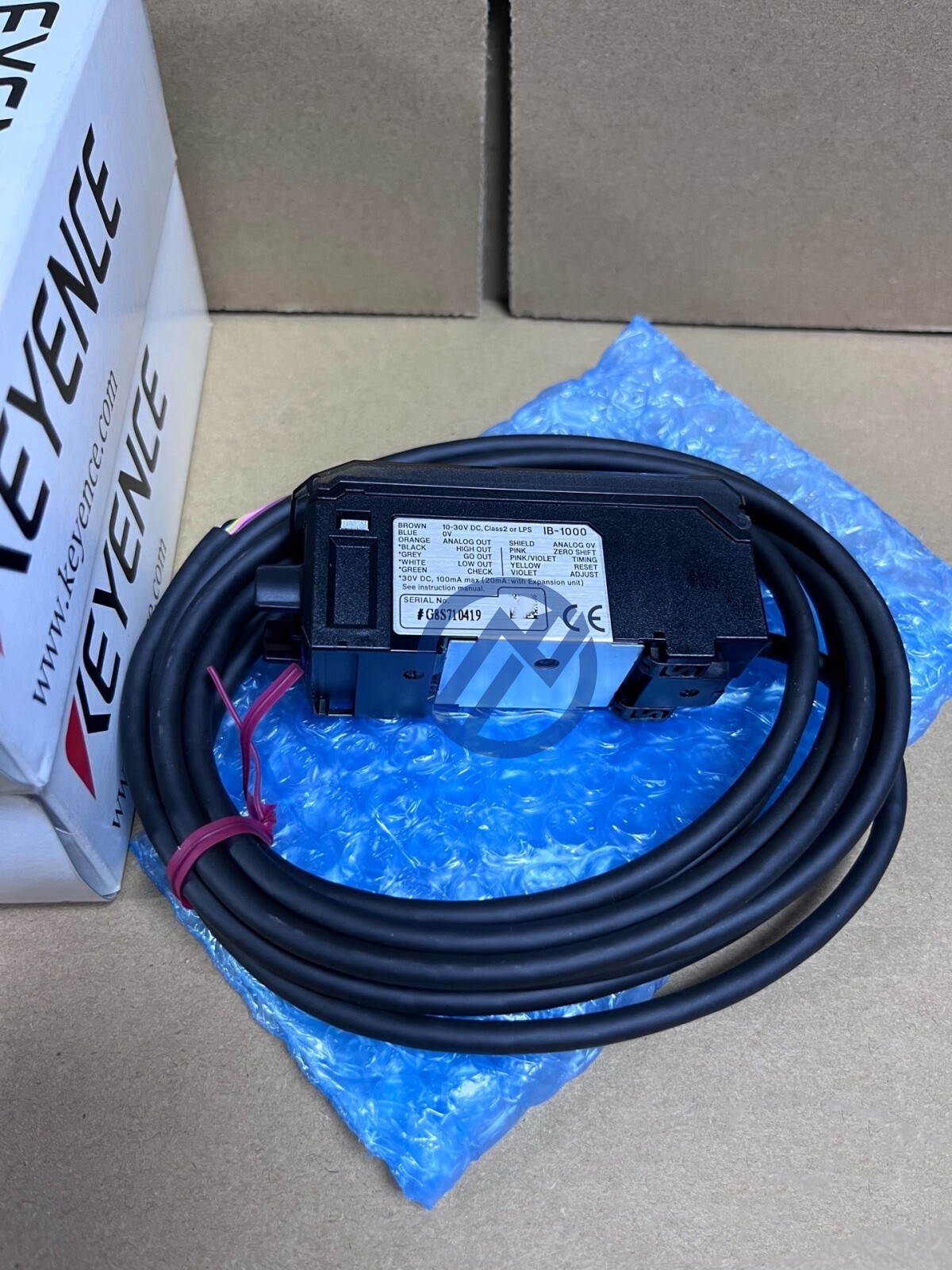 Brand new IB-1000 Keyence transducers Fast Express DHL