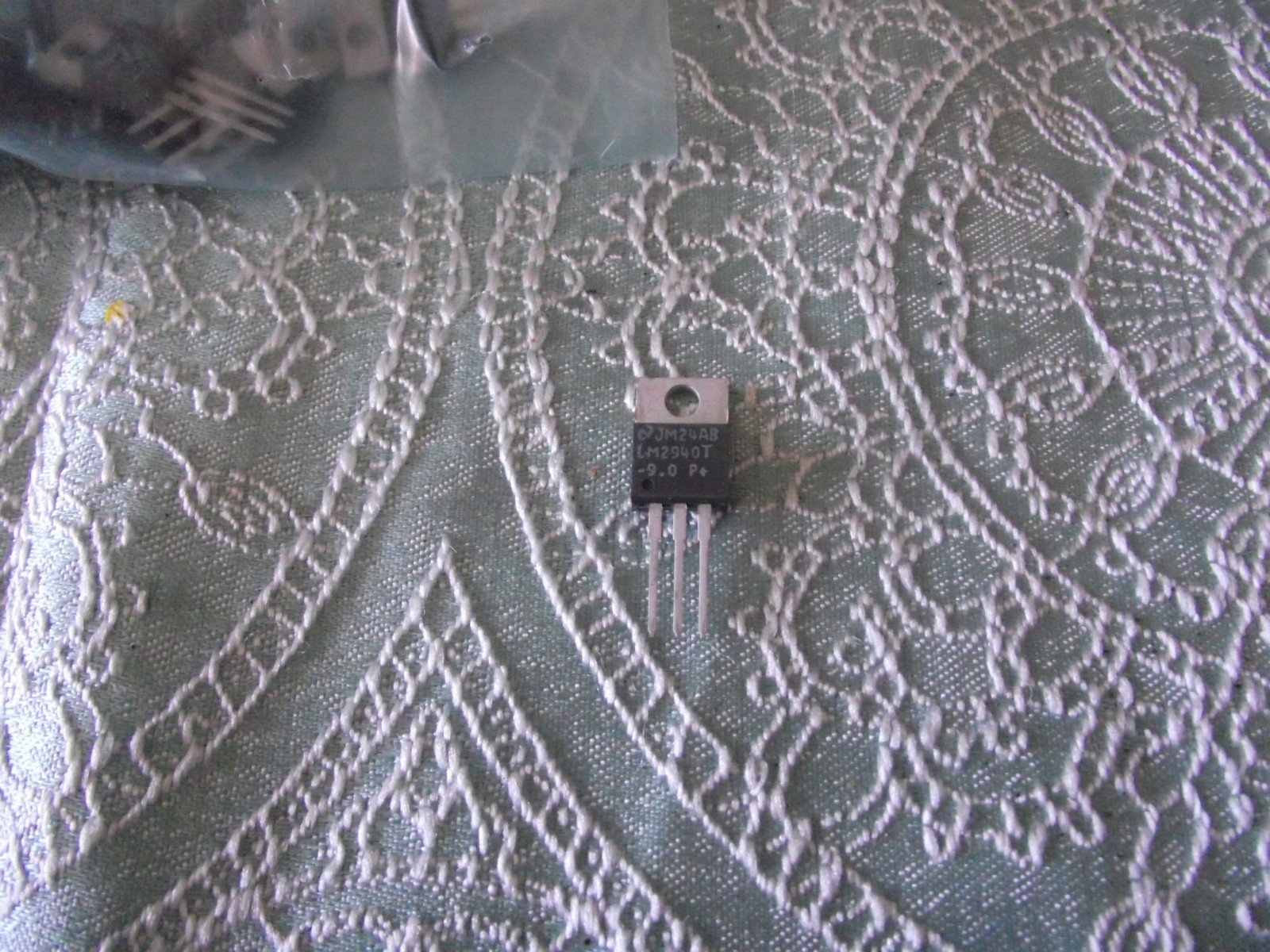 LOT OF 50 IC REGULATORS LM337TNS -ND NEG ADJ TO-220 MALAYSIA.