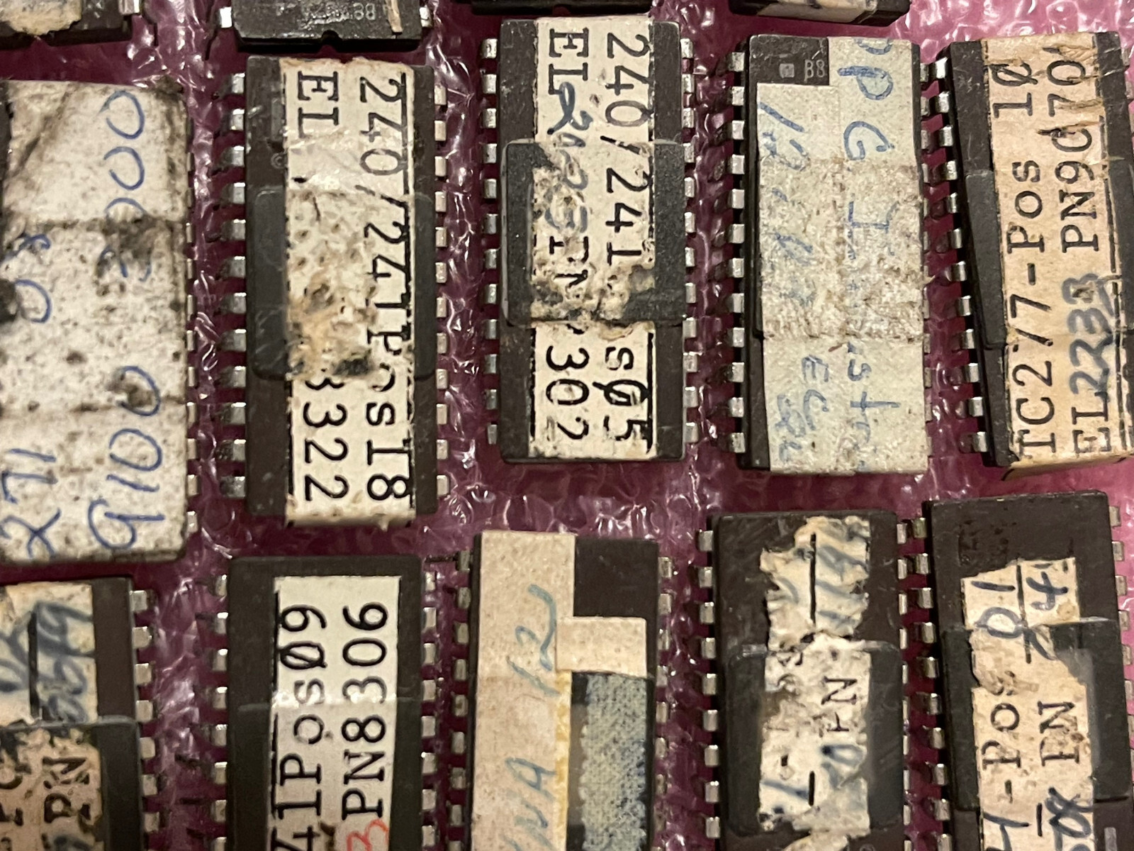 B8702A INTEL w/labels ns MAY VARY 24-PIN CERDIP EPROM All VINTAGE 76+ UOS QTY-1