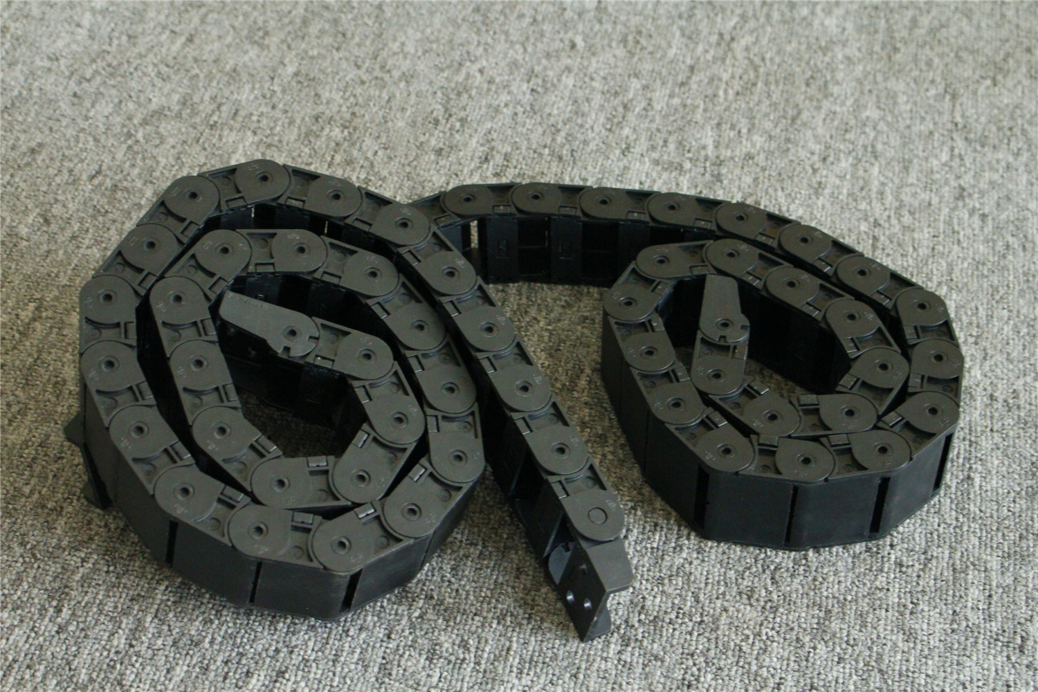2Pcs 18x37mm R38 Plastic Semi Closed Cable Drag Chain Carrier US Shipping