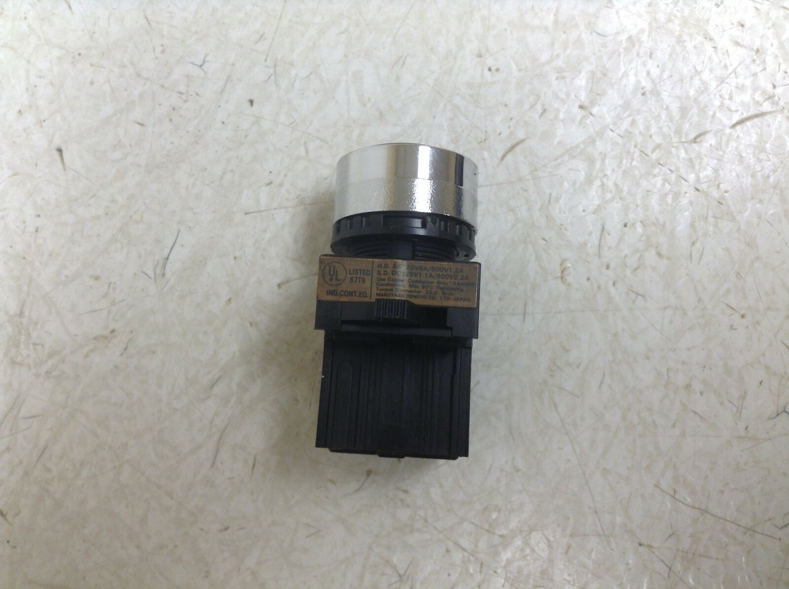 Maruyasu HP22-10B Black Push Button HP2210B (TSC)