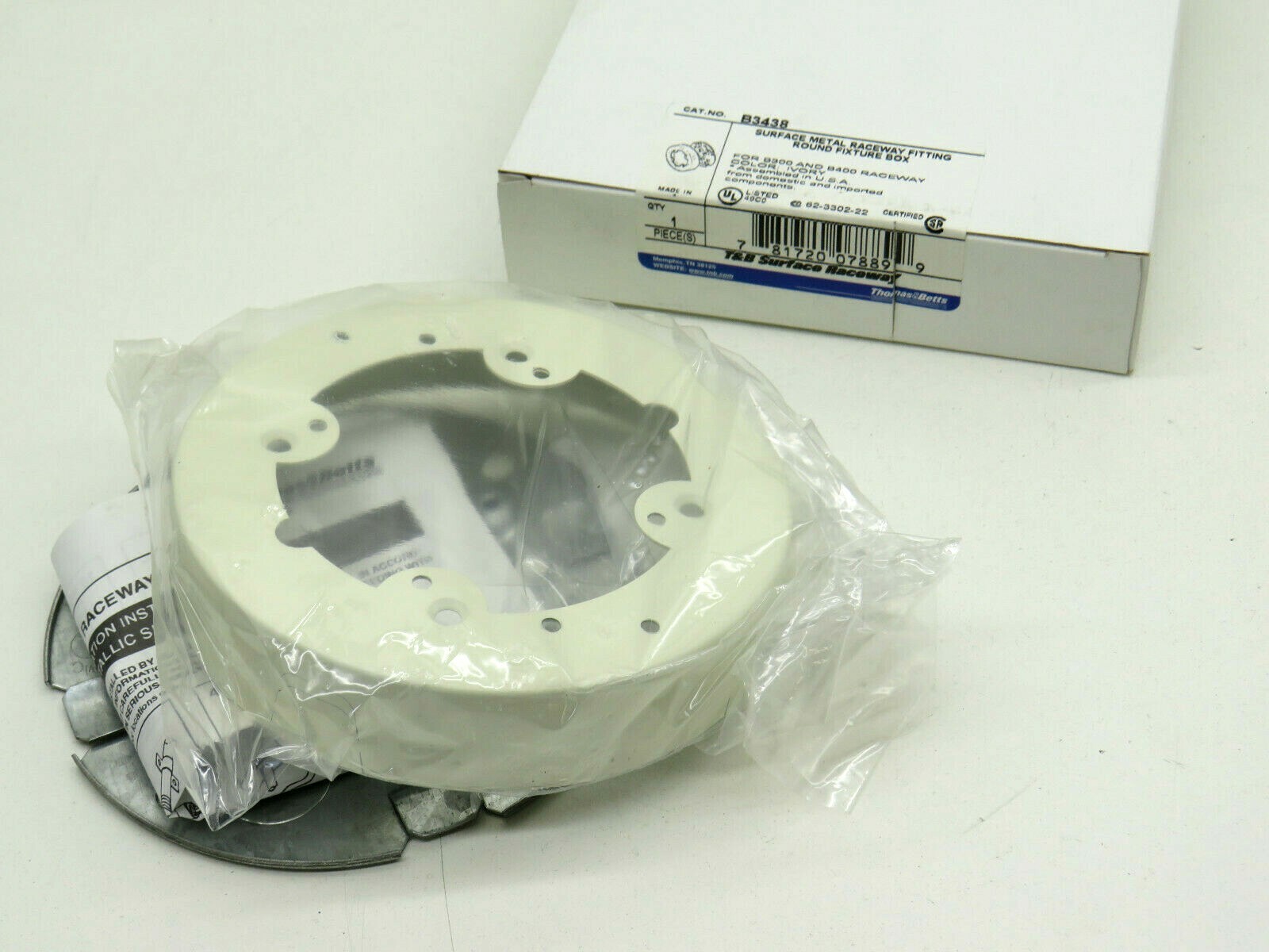 Thomas & Betts B3438 Surface Metal Raceway Fitting Round Fixture Box for B300