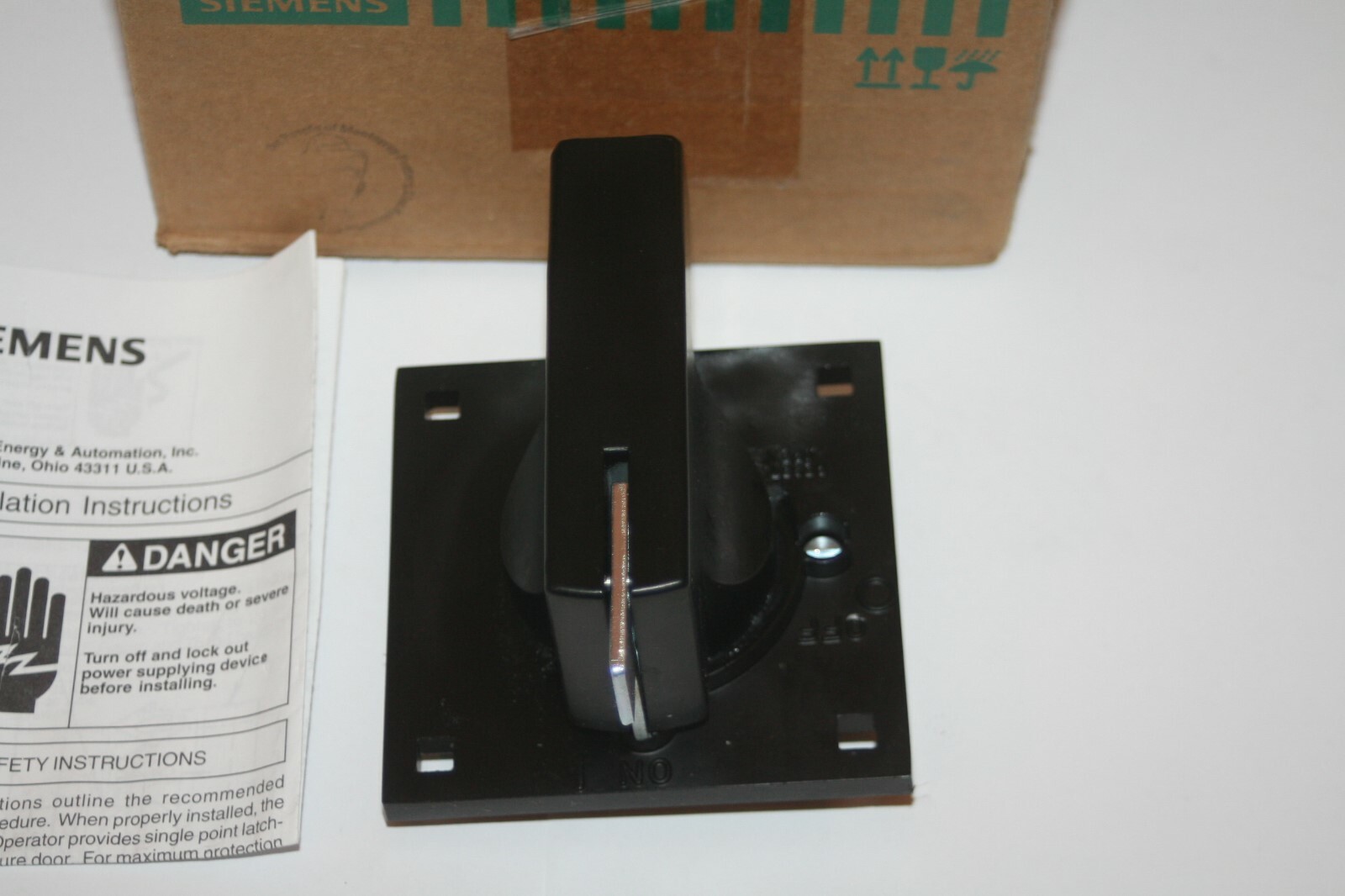 SIEMENS – RHOHC MCCB Sentron™ CoMPact Door Mount Rotary Operating Handle * NEW *
