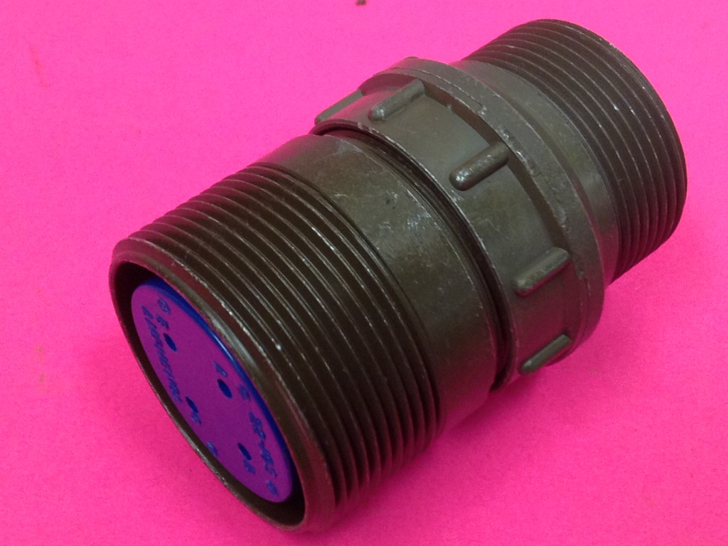AMPHENOL – P/N: 22-10S – 4-Pin Female Connectors – NEW