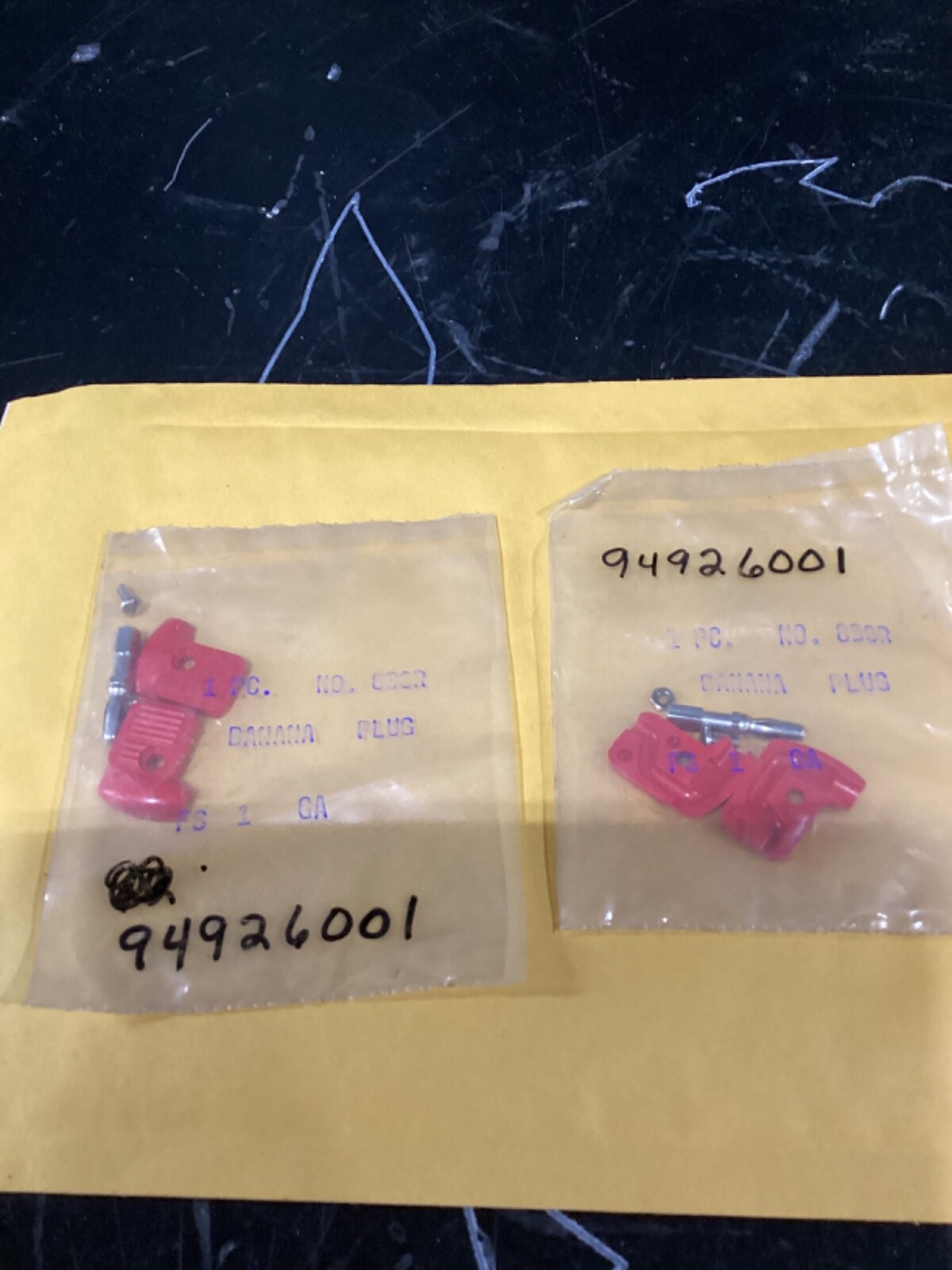 LOT OF 2 DIALIGHT CORPORATION 255-102 – BANANA PLUG, #108M2FML