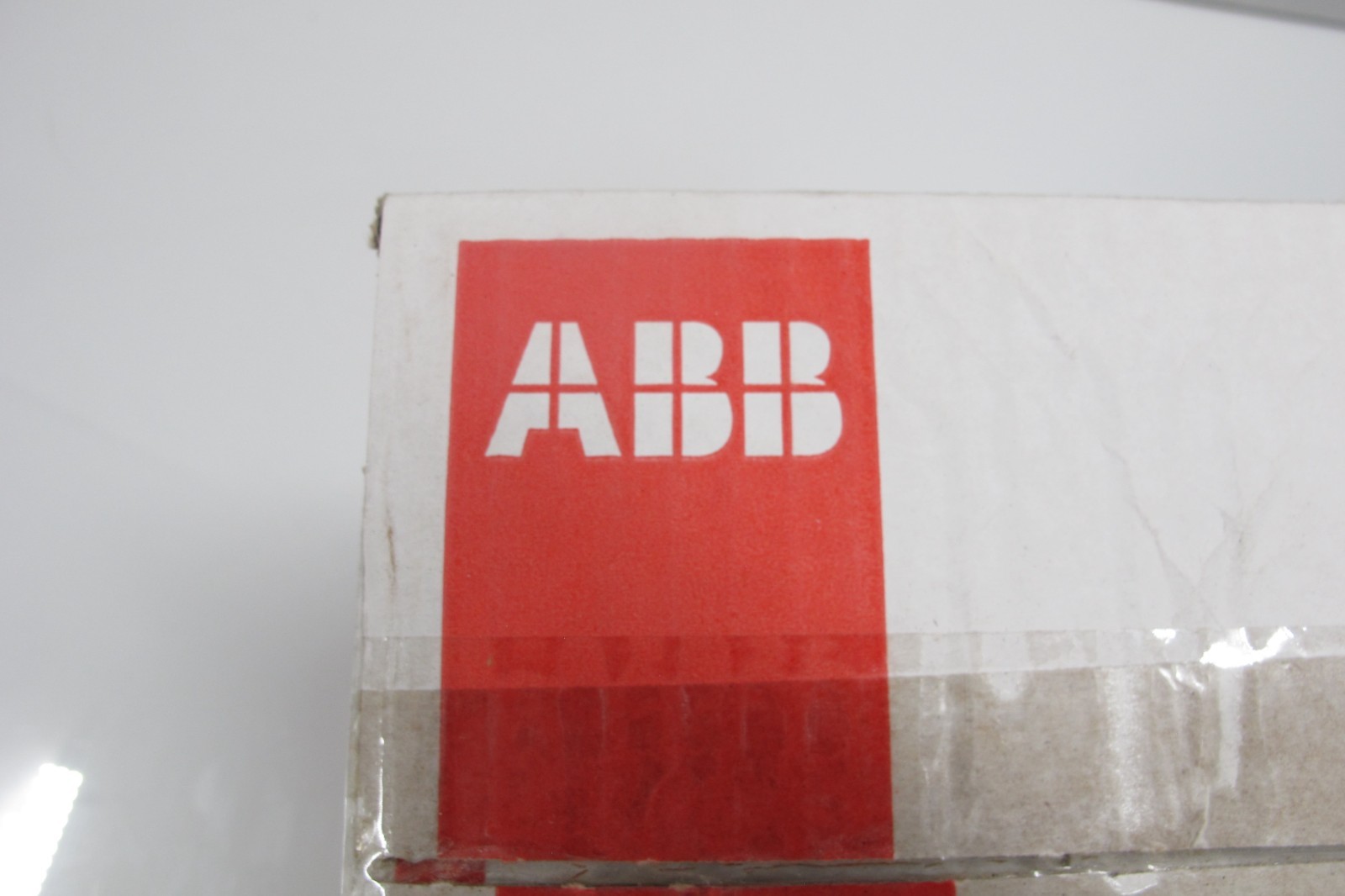 XT3NU3200AFF000XXX ABB 3-Pole 200A TMF Circuit Breaker NEW SACE TMAX XT3 N 225