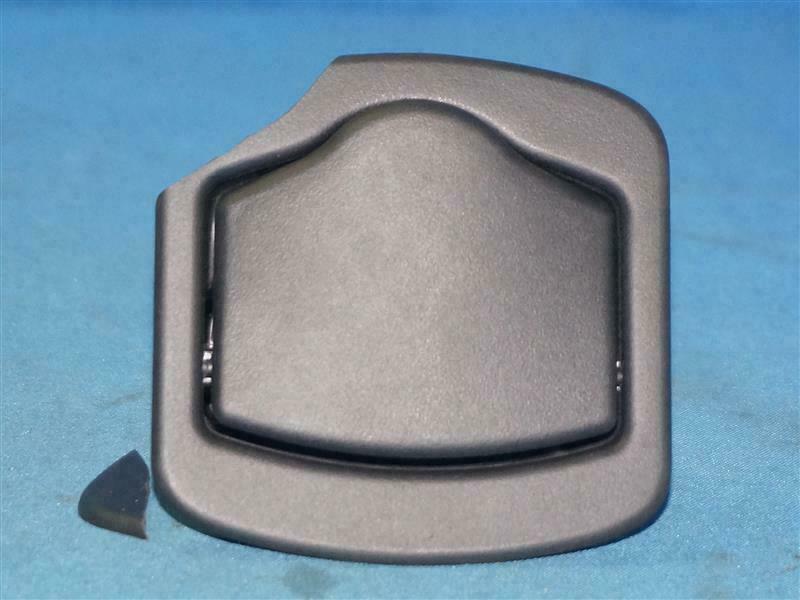 Ford YC3Z-7830702-BA YC3Z7830702BA Ash Tray Front Console New NOB