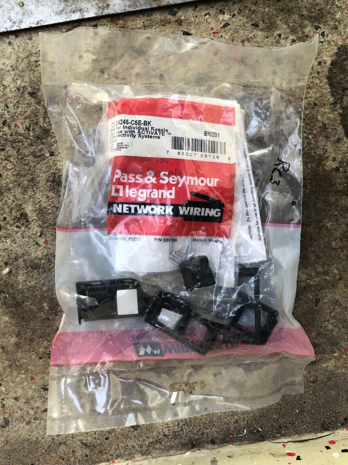 LEGRAND 2A245-C5E-BK, 2A CAT5E Dual Port Insert, RJ45 Universal Wiring Bk, 1 pc