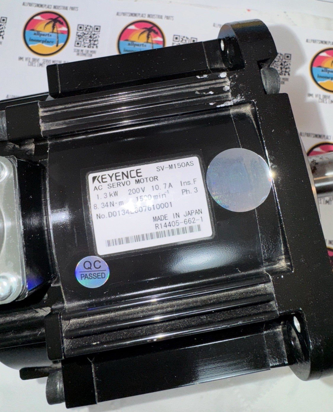 Keyence SV-M500AS Servo Motor Straight Axis1. 3 kW 200V 10.7A F 8.34N•m 1500 MTS