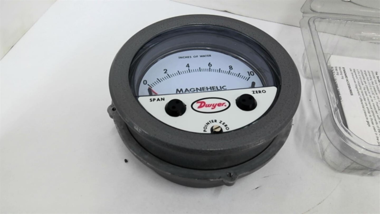 Dwyer MAGNEHELIC Indicating Transmitter