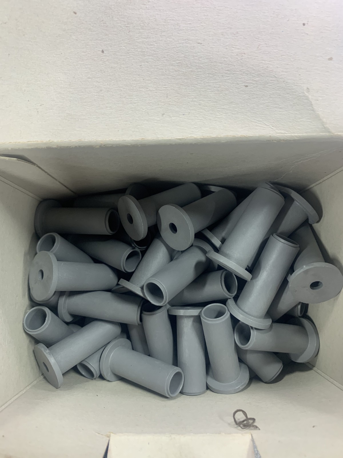 Clic LT-104 Stand-Off Post, Box of 100 LT104, NEW IN BOX