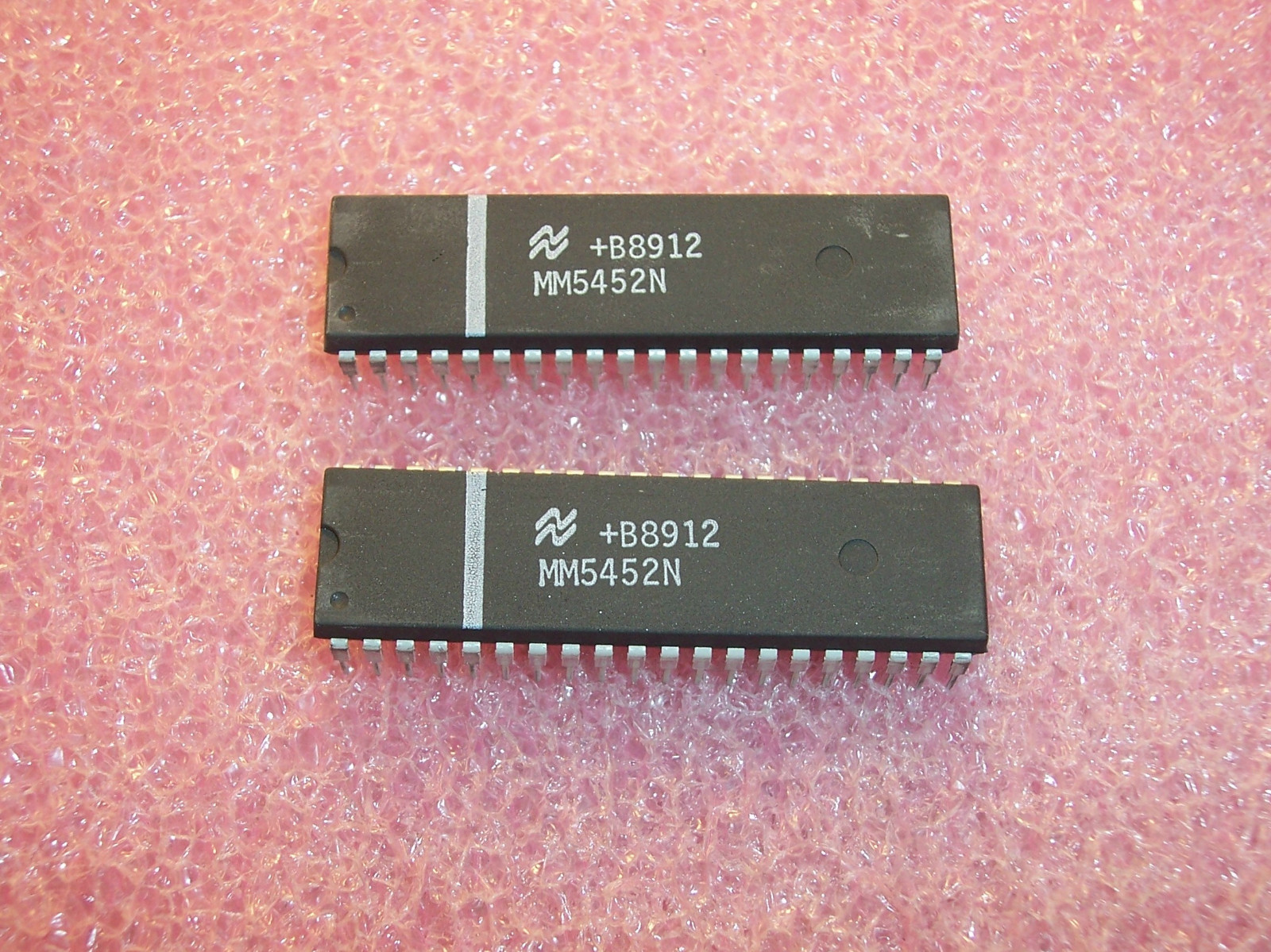 QTY (2) MM5452N NSC 40 PIN DIP LCD DRIVER NOS